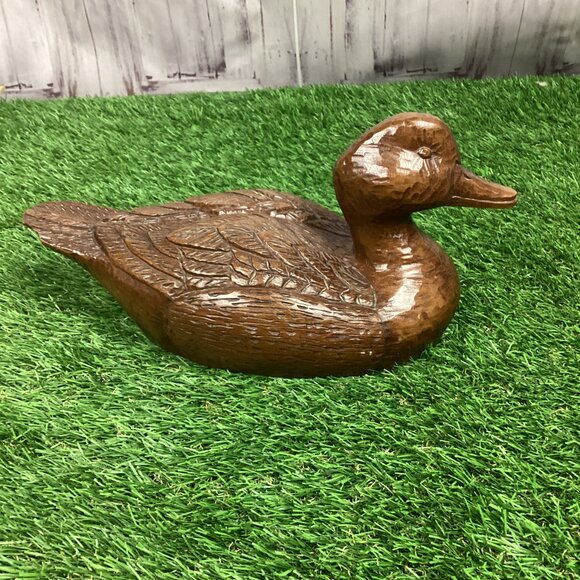 Red Mill Carved Wooden Duck - Picture 2 of 11